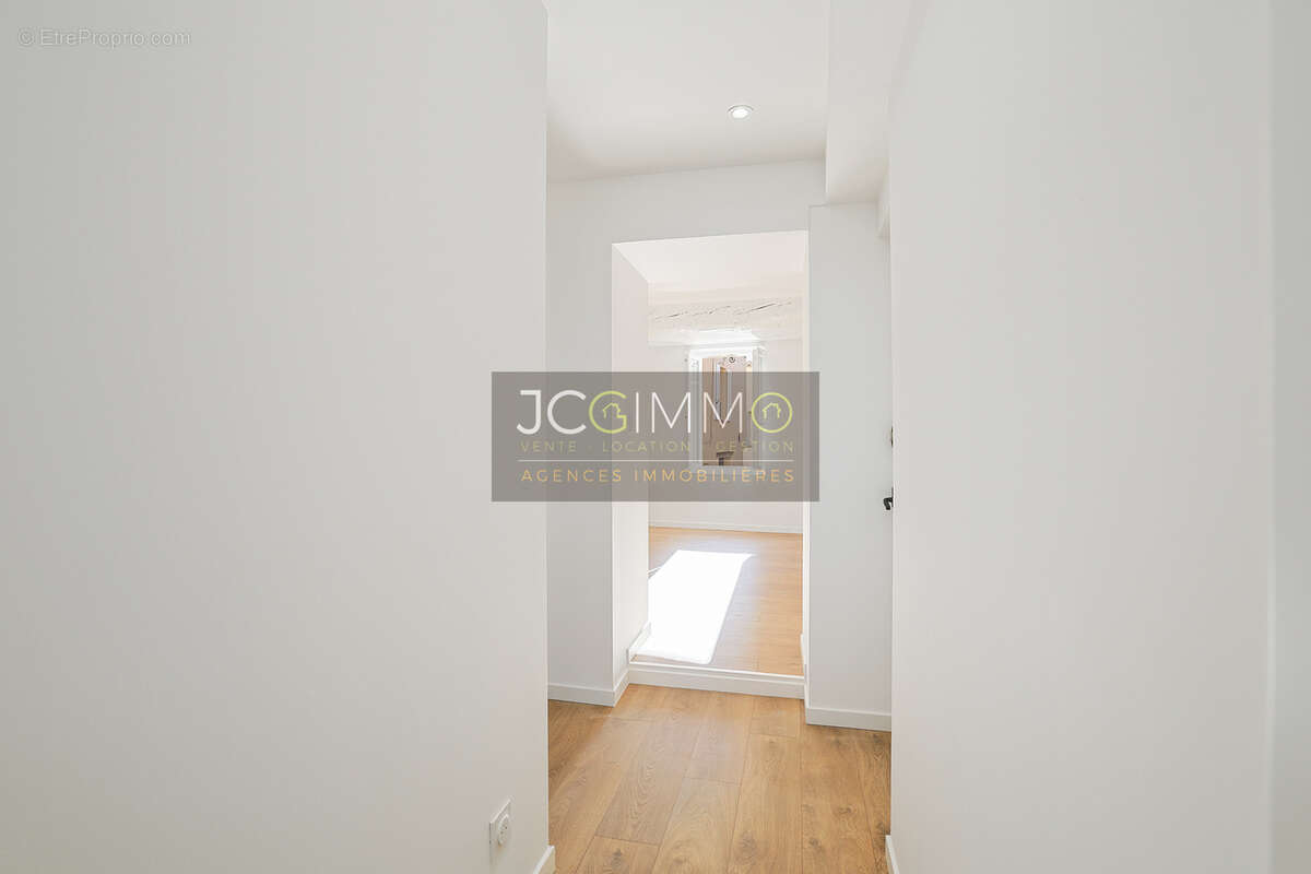 Appartement T2 de 40,92m2 loi carrez refait à neuf ! - photo 13