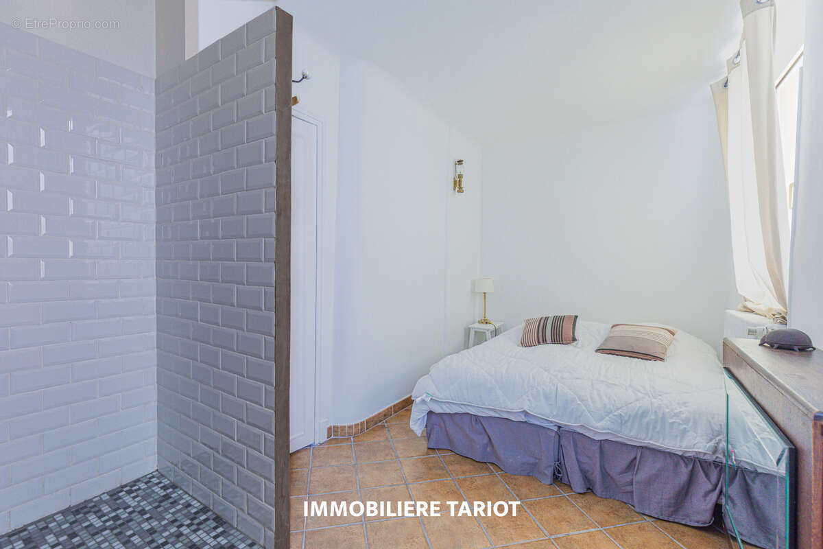 Appartement à MARSEILLE-1E