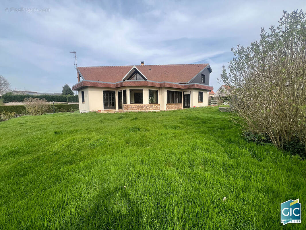 Maison à SAINT-MARTIN-DE-FONTENAY