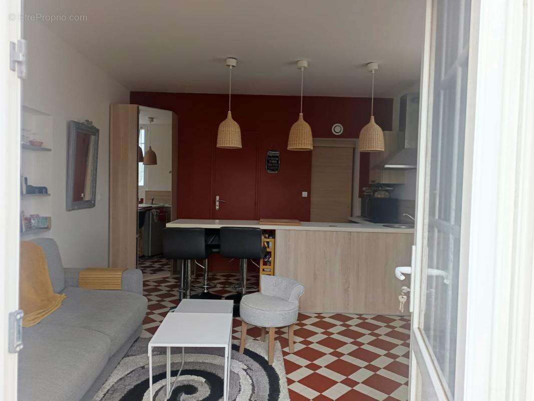 Appartement à VARAVILLE