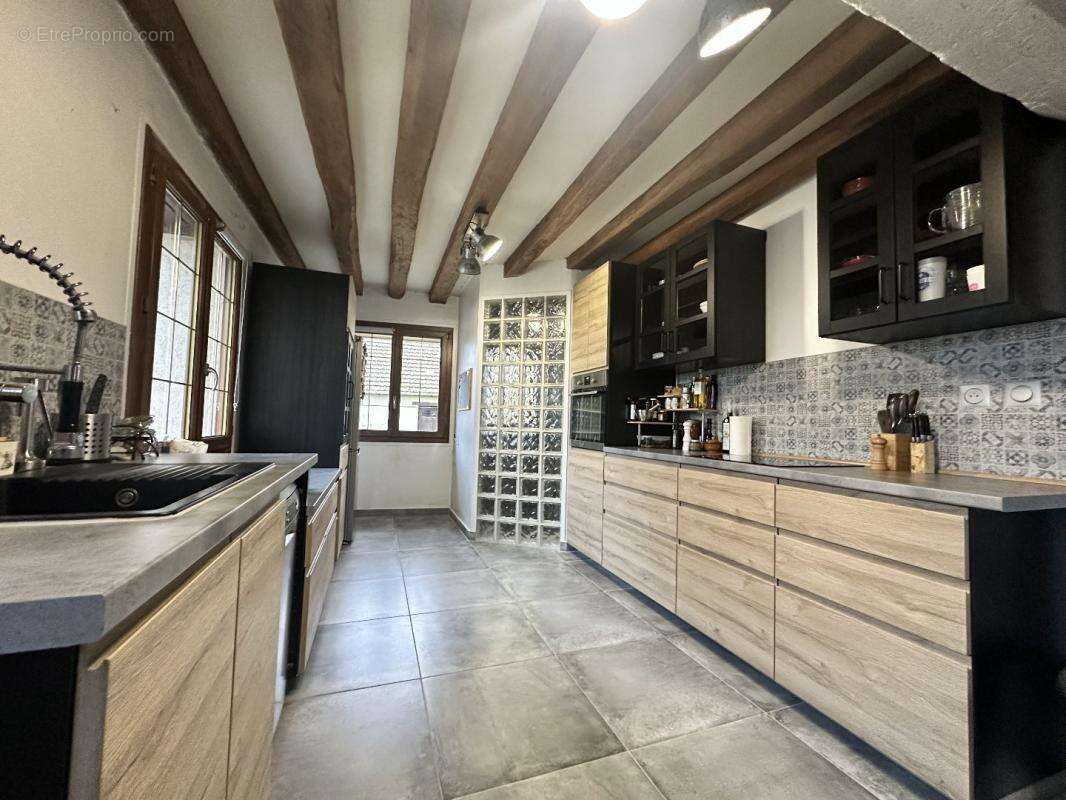 Maison à TREMBLAY-LES-VILLAGES