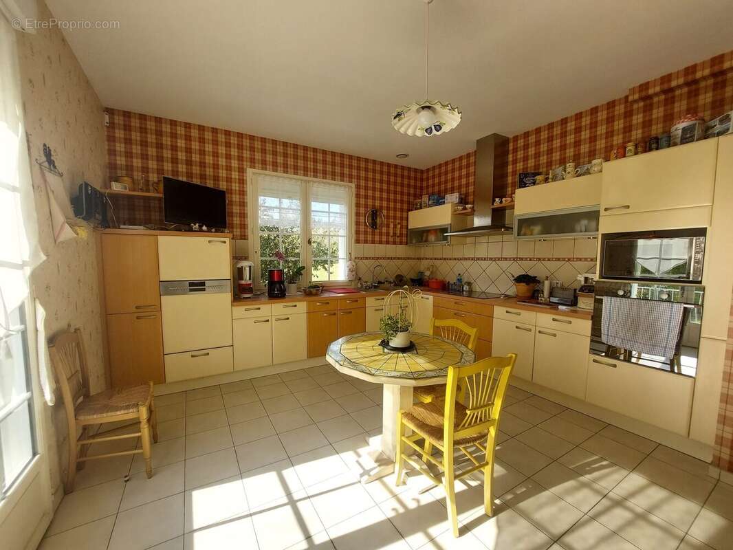 Maison à SAINTE-MAURE-DE-TOURAINE