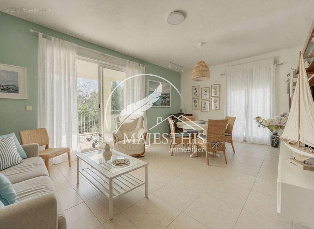 Appartement à HYERES
