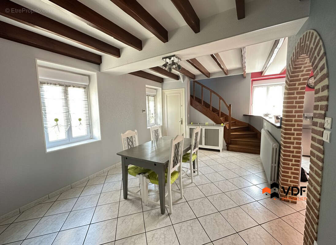Maison 195 m² à Cordelle  - photo 5