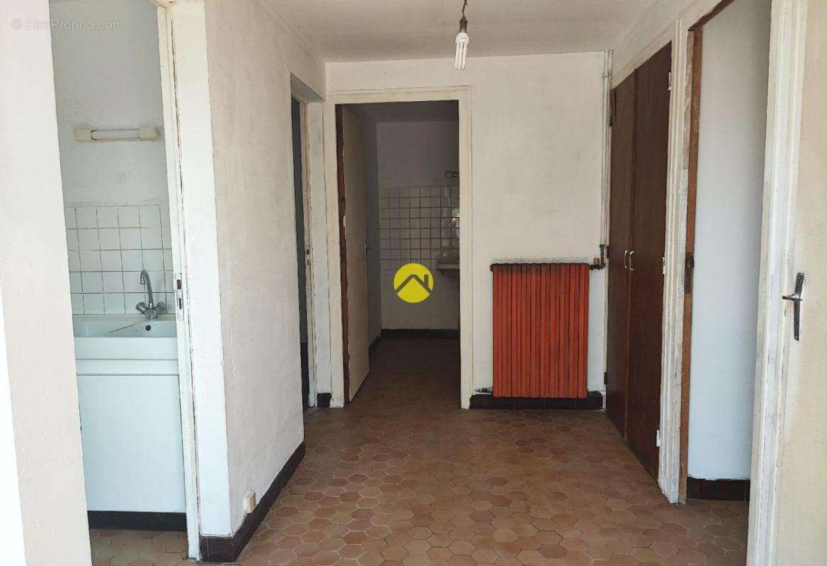 71m², proches de tous commerces - photo 2
