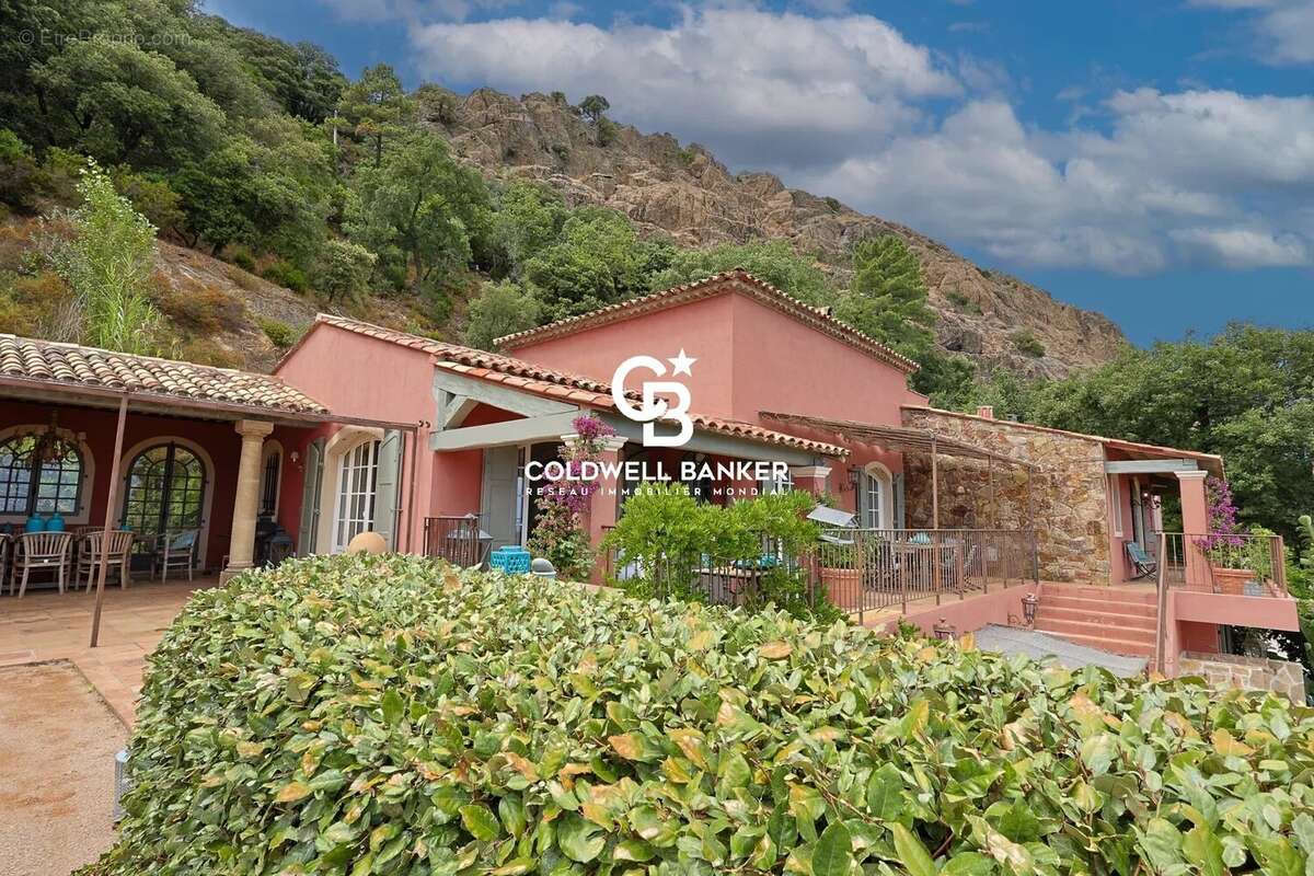 Confort, vue & authenticité et seulement 25 minutes de ST TROPEZ - photo 41