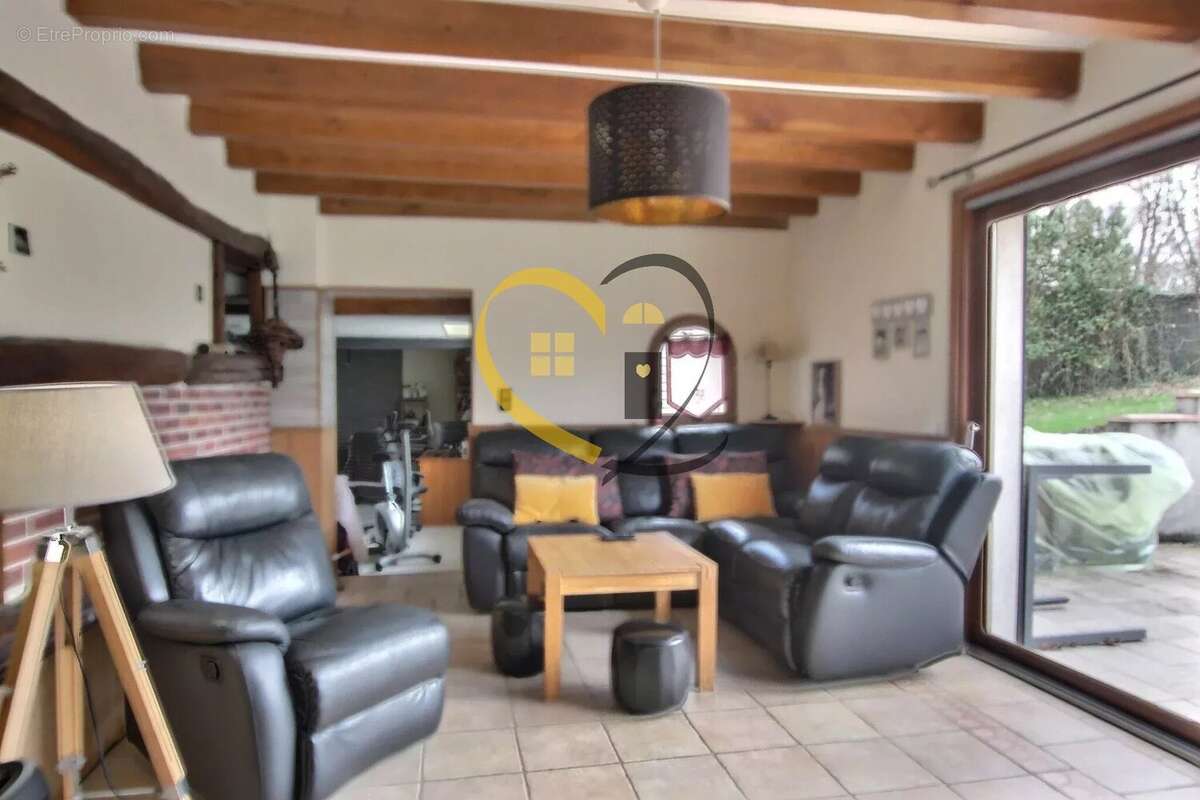 Maison à IVOY-LE-PRE