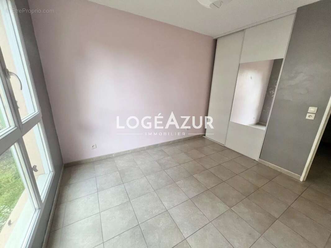 Vente appartement  antibes - 2 chambres - garage - photo 11