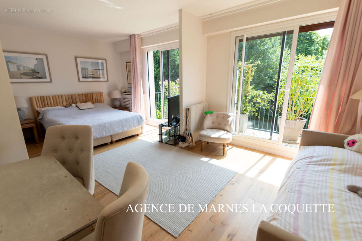 Appartement à VILLE-D'AVRAY