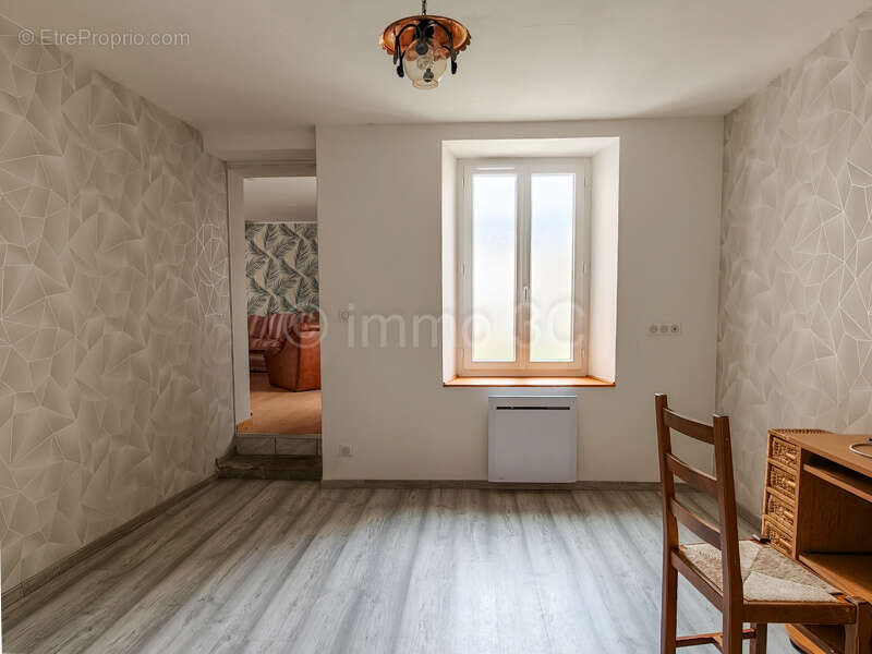 Maison à SAUZE-VAUSSAIS