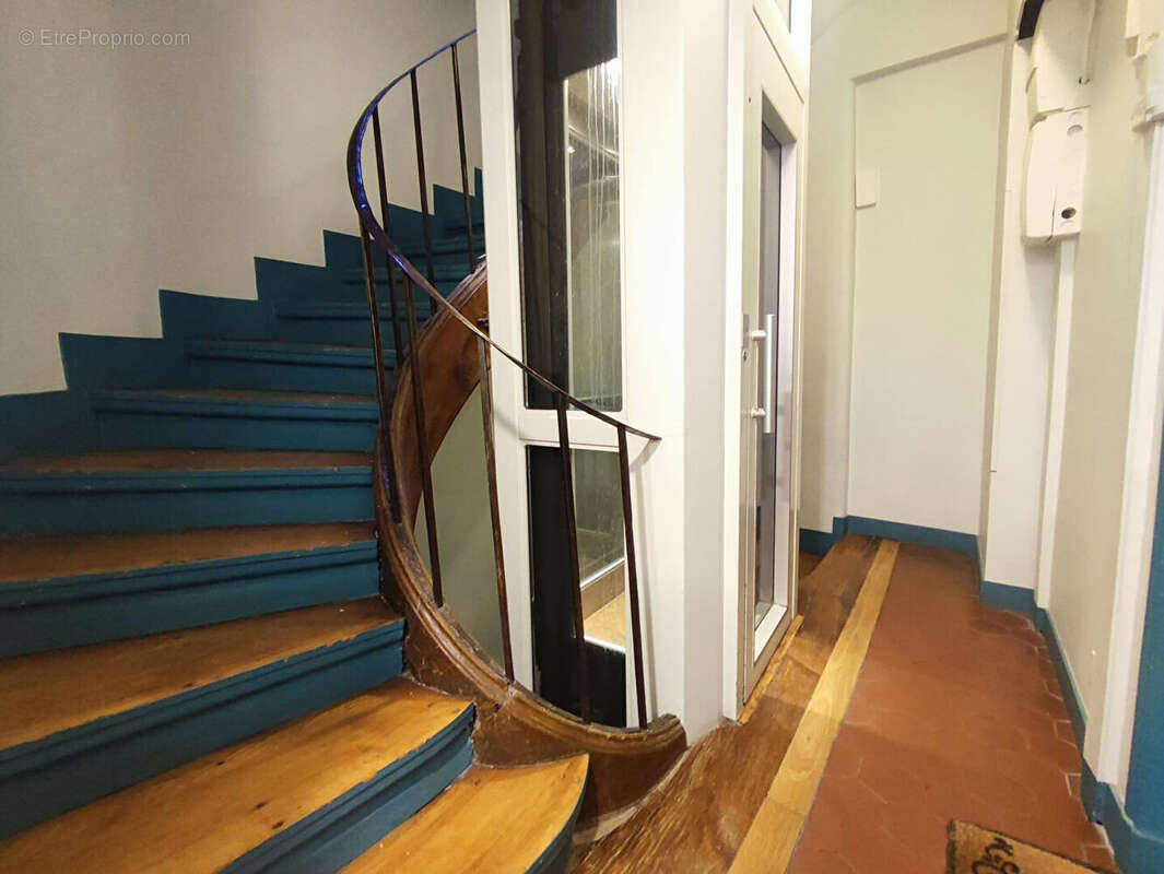 Appartement à PARIS-1E