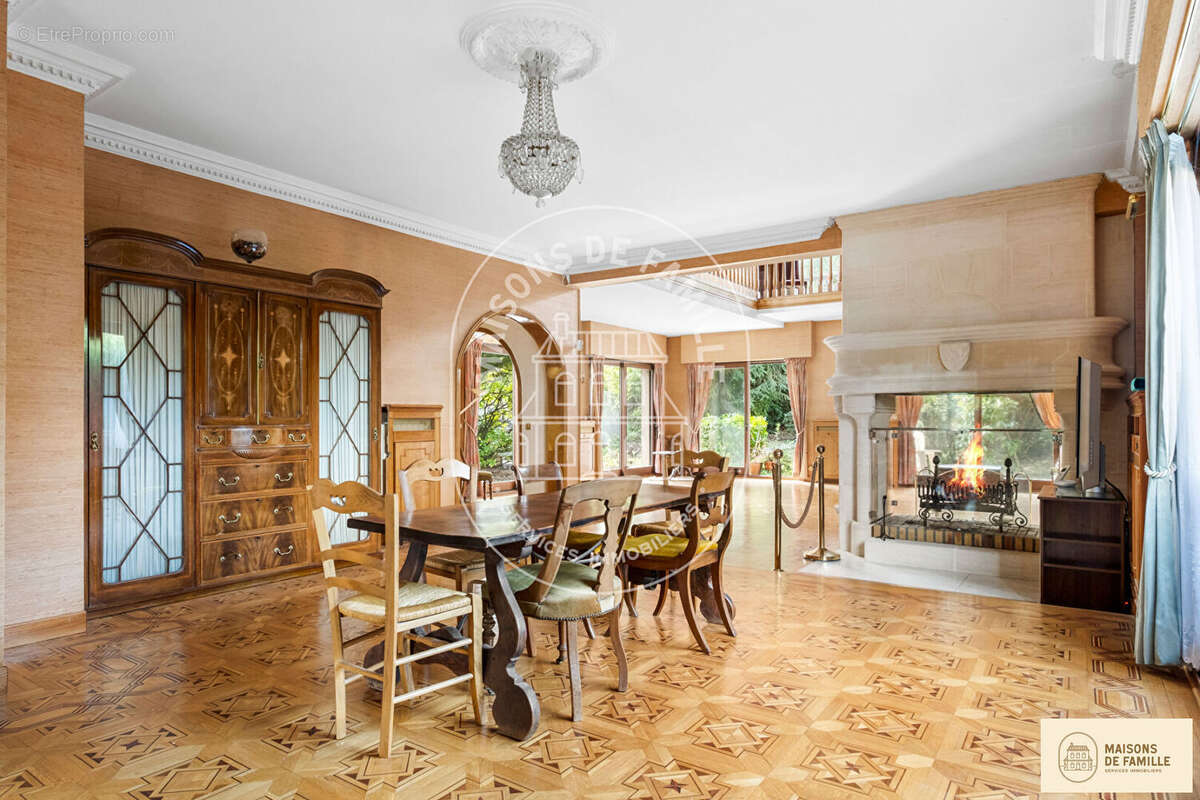 Maison à LOUVECIENNES