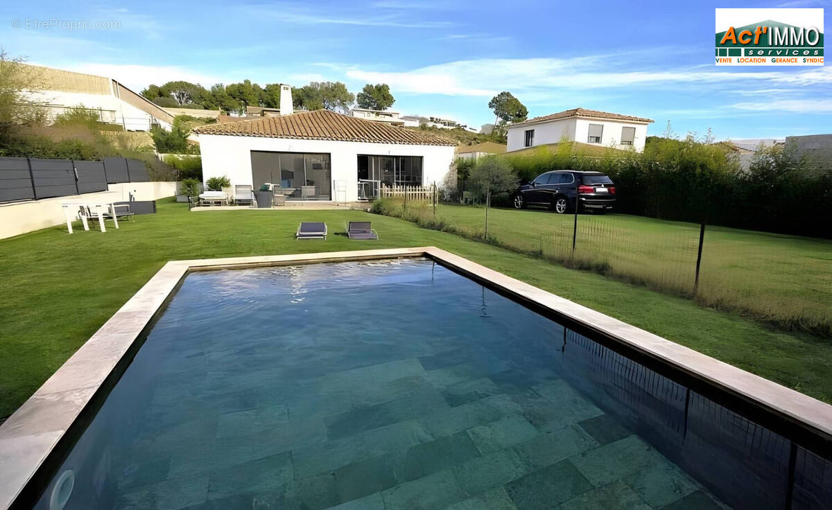 Maison à SAINT-CHAMAS