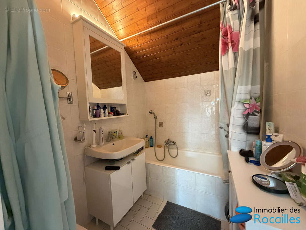 Appartement à REIGNIER