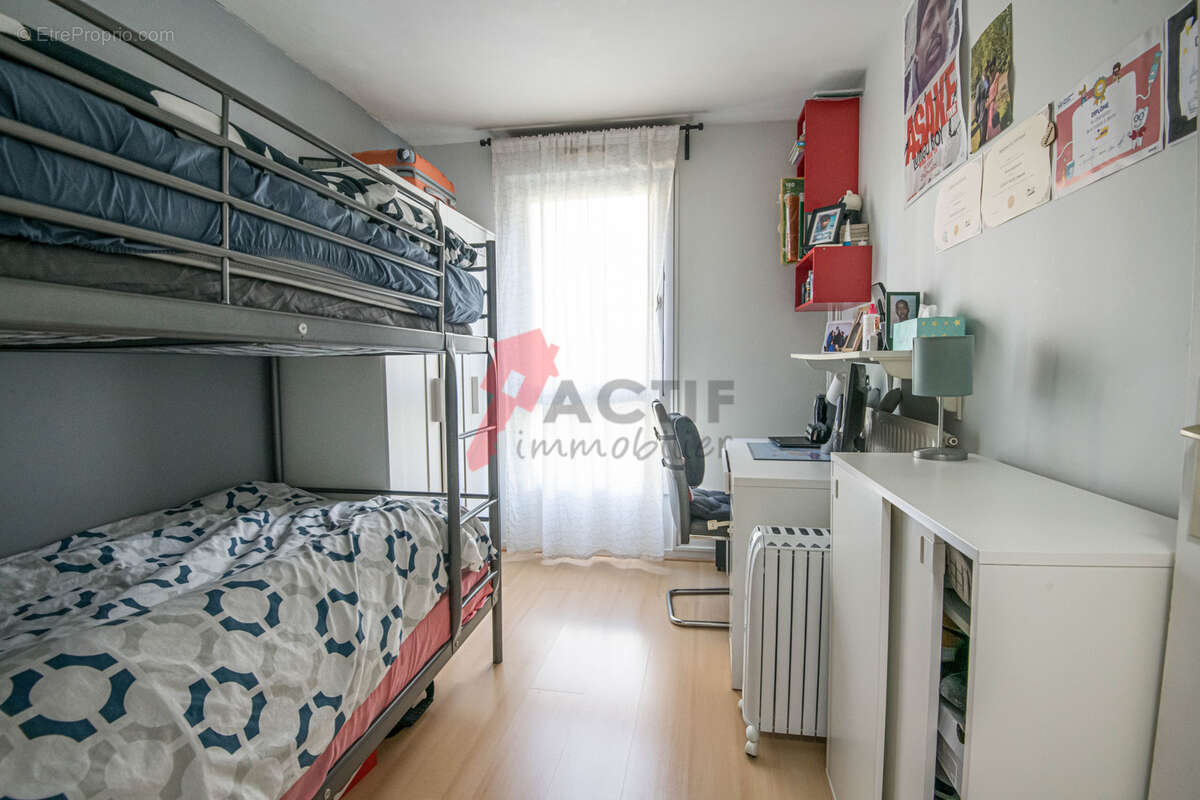 Appartement à COURCOURONNES