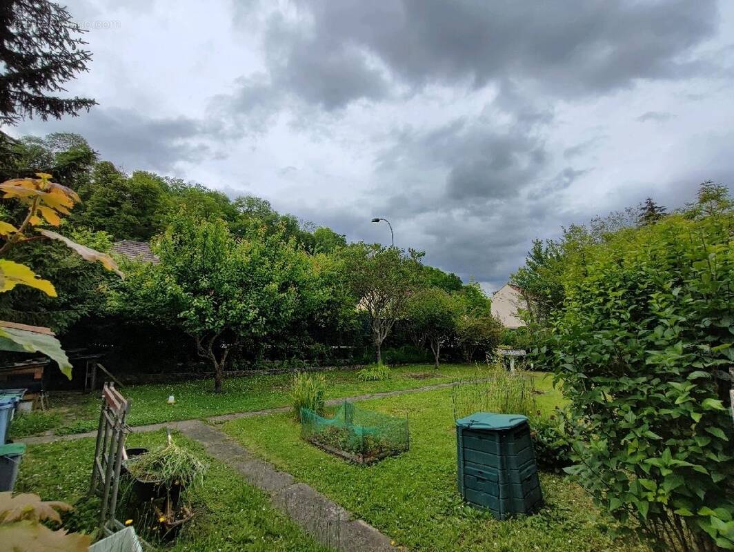 Terrain à BUTRY-SUR-OISE