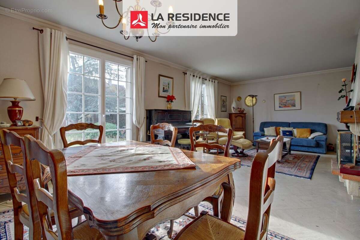 Maison à LES MUREAUX