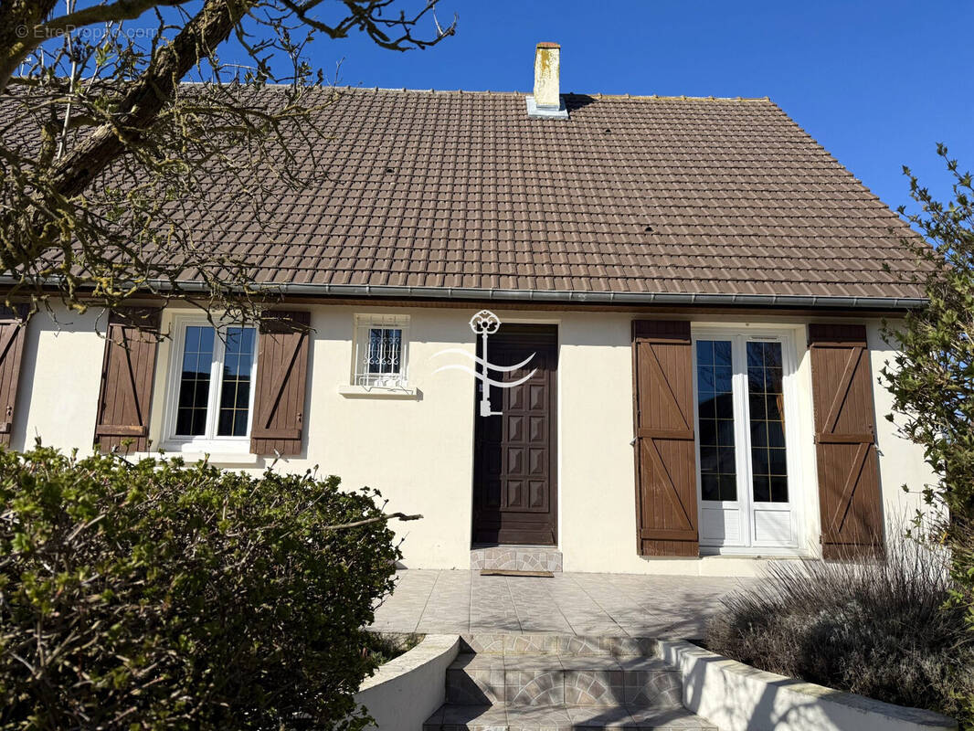 Maison à PETIVILLE