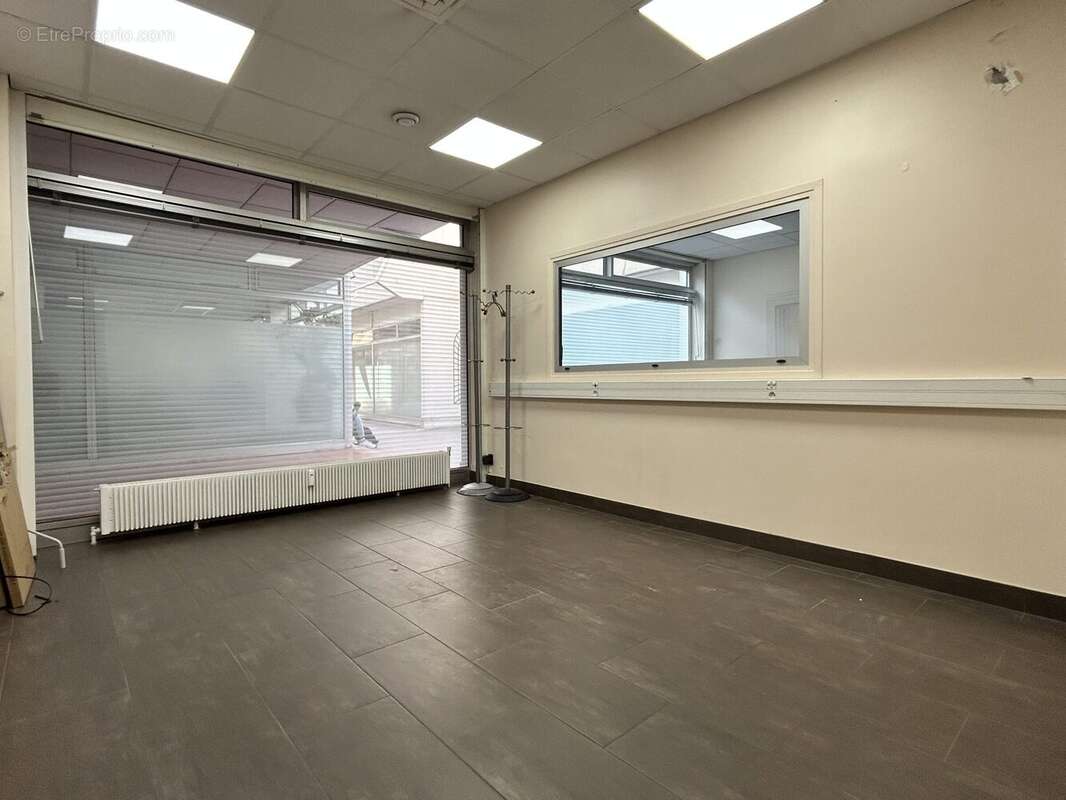 Commerce à PARIS-10E