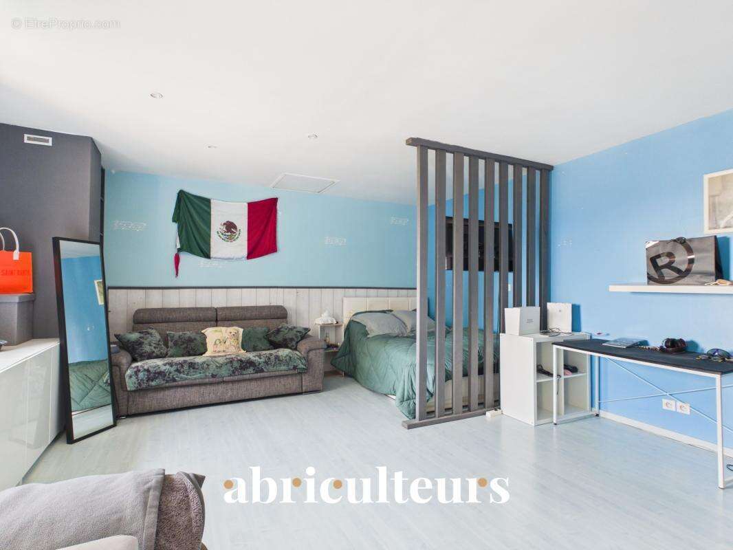 Spacieuse villa avec piscine et terrain d’environ 1 500 m² , dépendance et vue dégagée en vente à Callian (83440) - photo 12
