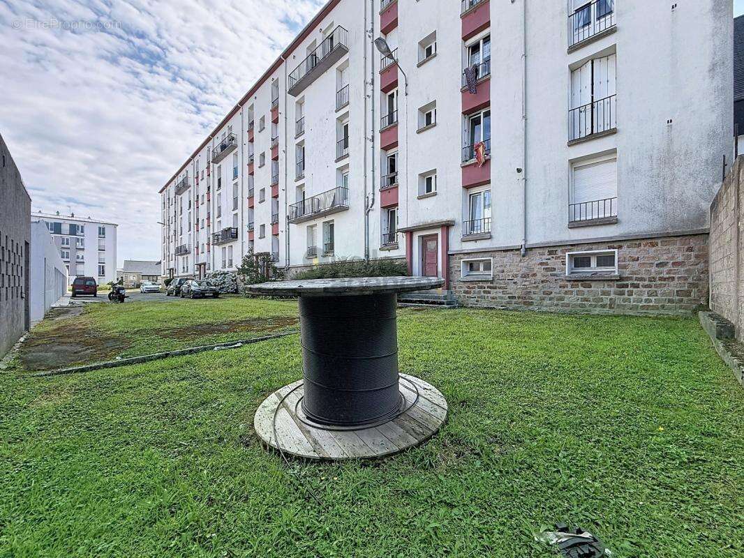 Appartement - Grand T2 Lumineux  - Rue Messidou - BREST 29200 - photo 13