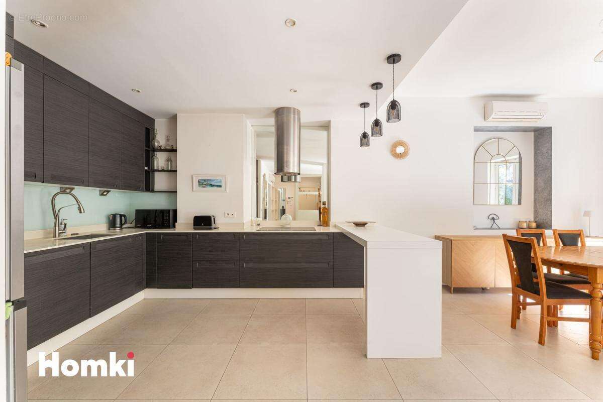 Appartement à MARSEILLE-7E