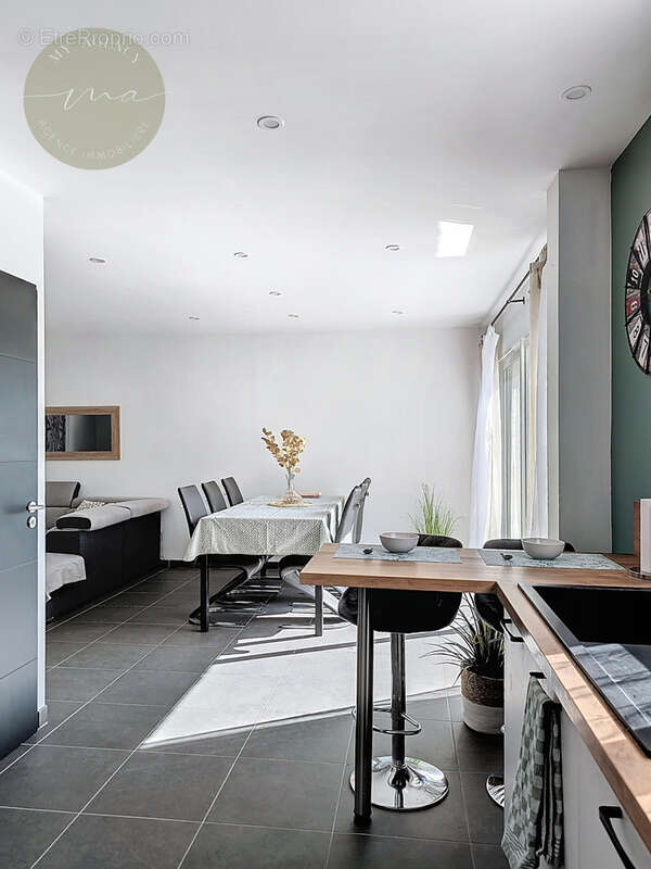 Maison à LIGNAN-SUR-ORB