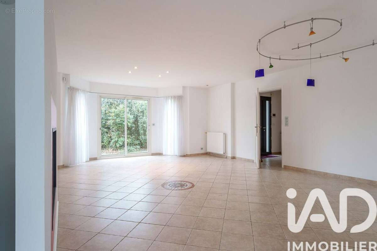 Photo 3 - Maison à LUYNES