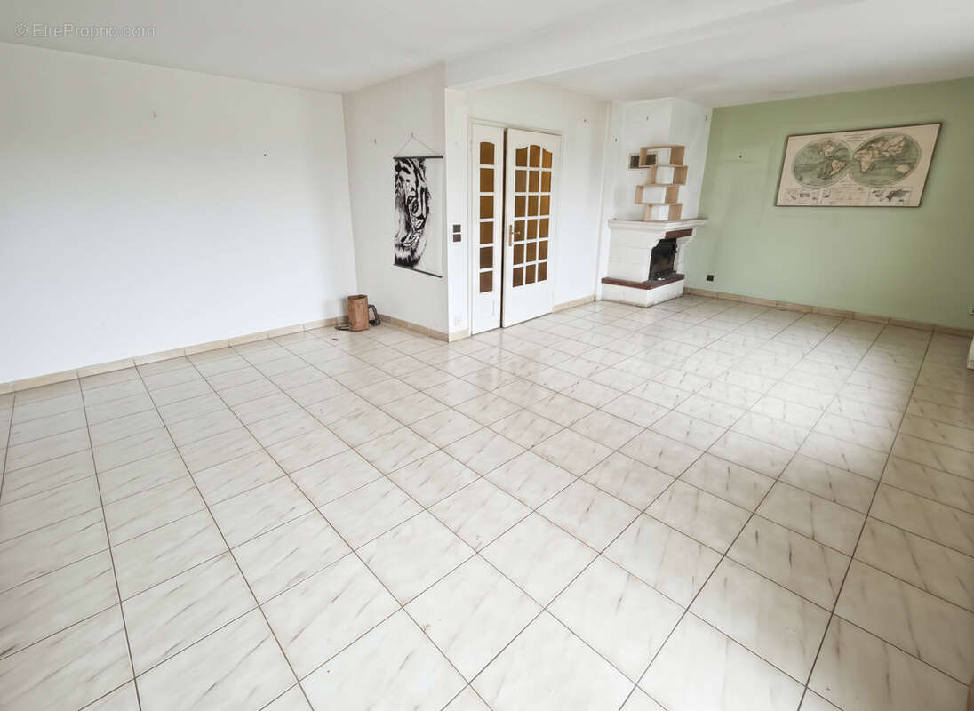 Maison à VERRIERES-LE-BUISSON