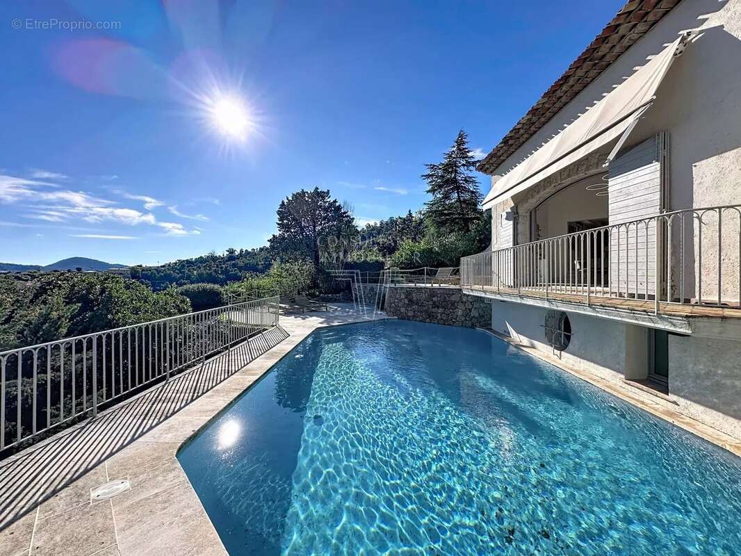 Maison à MANDELIEU-LA-NAPOULE