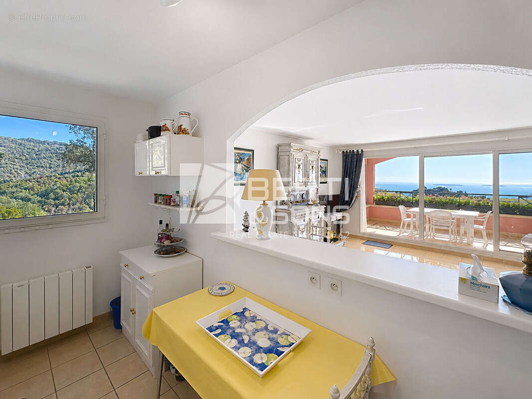 Appartement à MANDELIEU-LA-NAPOULE
