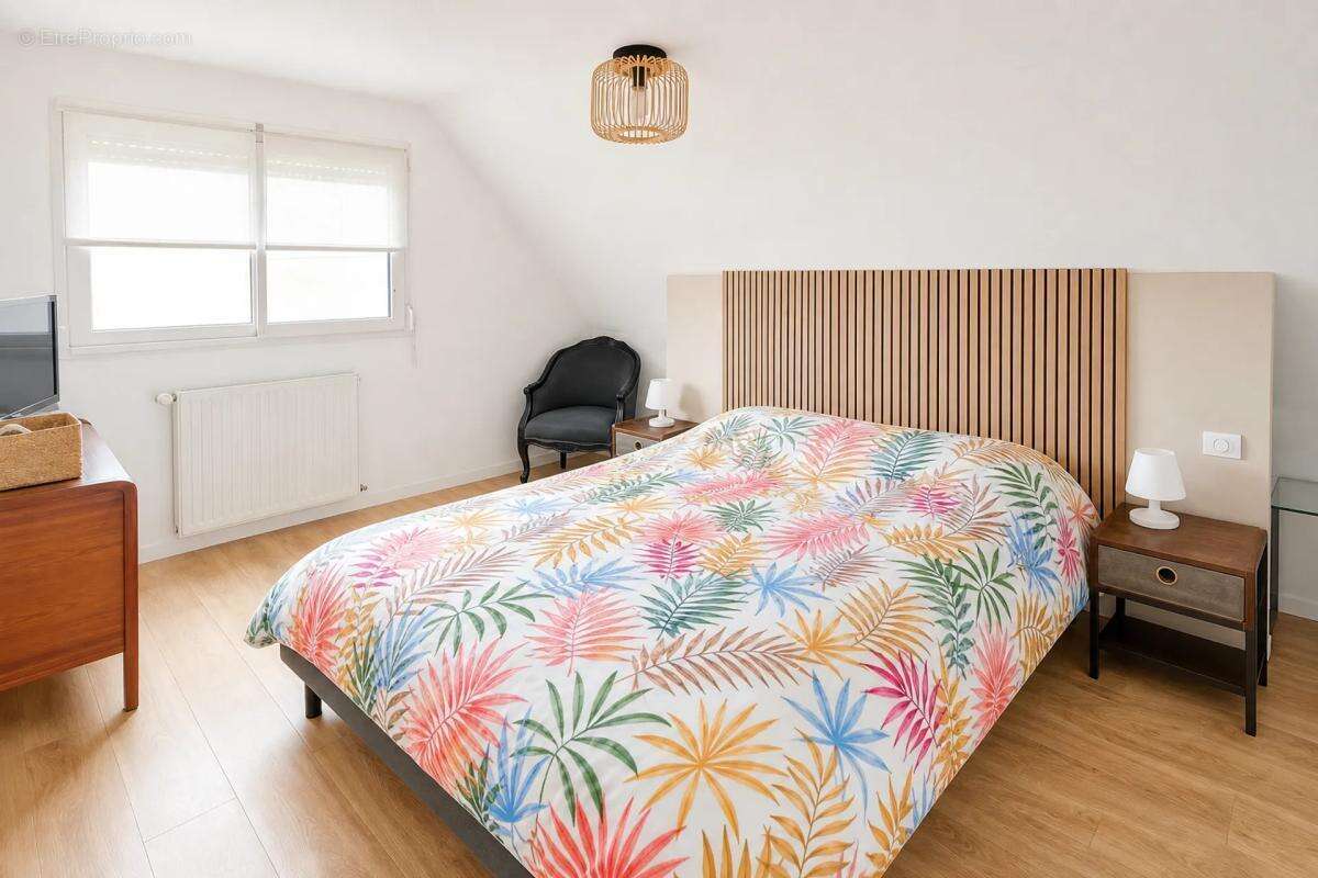 Maison à MONTMAIN