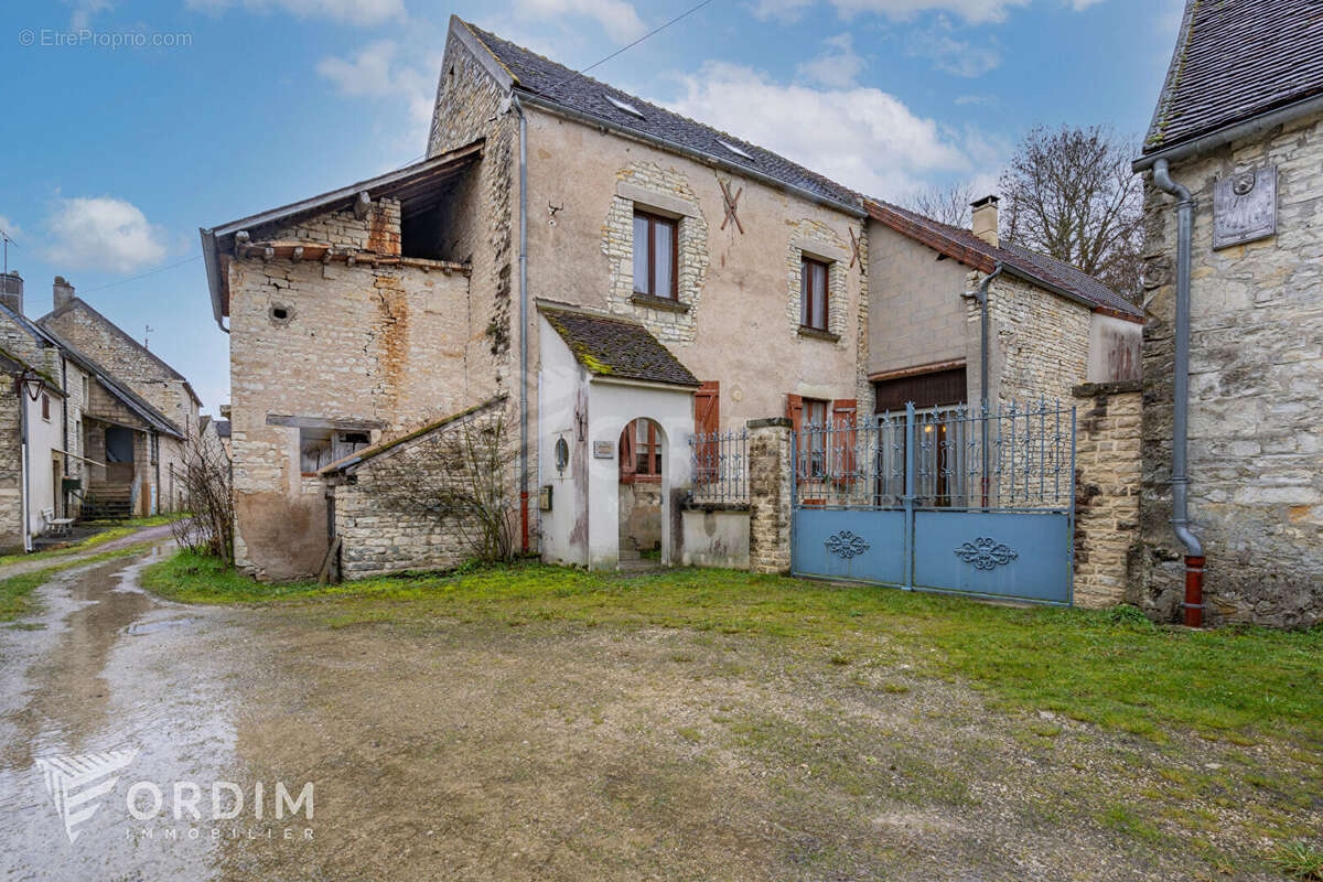 Maison à SACY