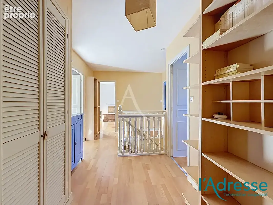 CHANGE - proche centre ville - Maison de 161 m² - 4 chambres - bureau - terrain clos - photo 8