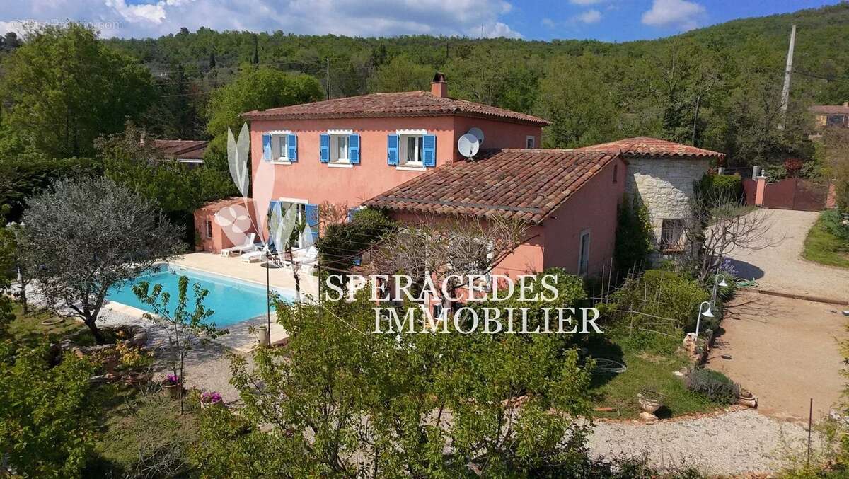 Maison à SAINT-CEZAIRE-SUR-SIAGNE