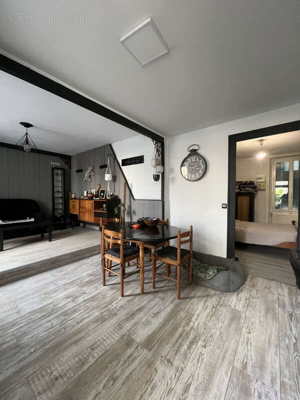 Appartement à FRAISSES