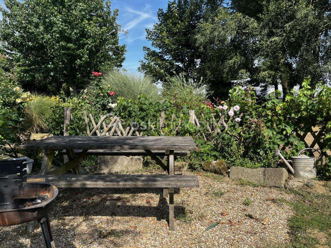 Maison en pierre de caractère avec grand terrain, dépendances et jardin nourricier - photo 27