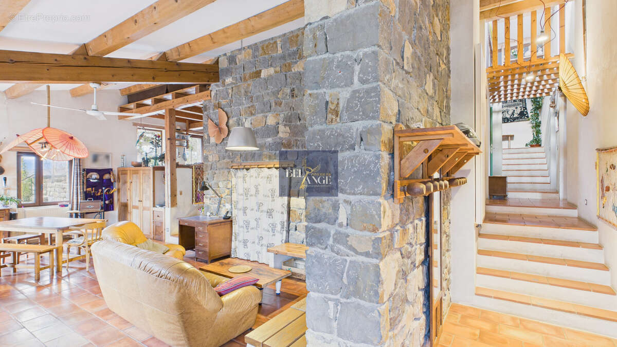 Maison à SAINT-ANDRE-DE-CRUZIERES