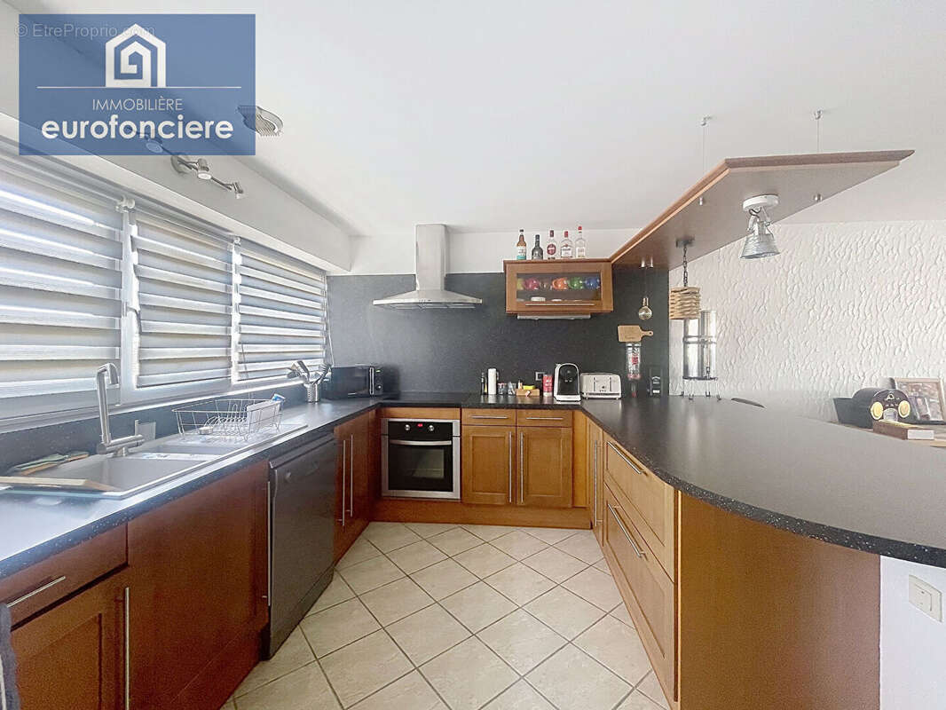 Appartement à SAINT-JULIEN-LES-VILLAS