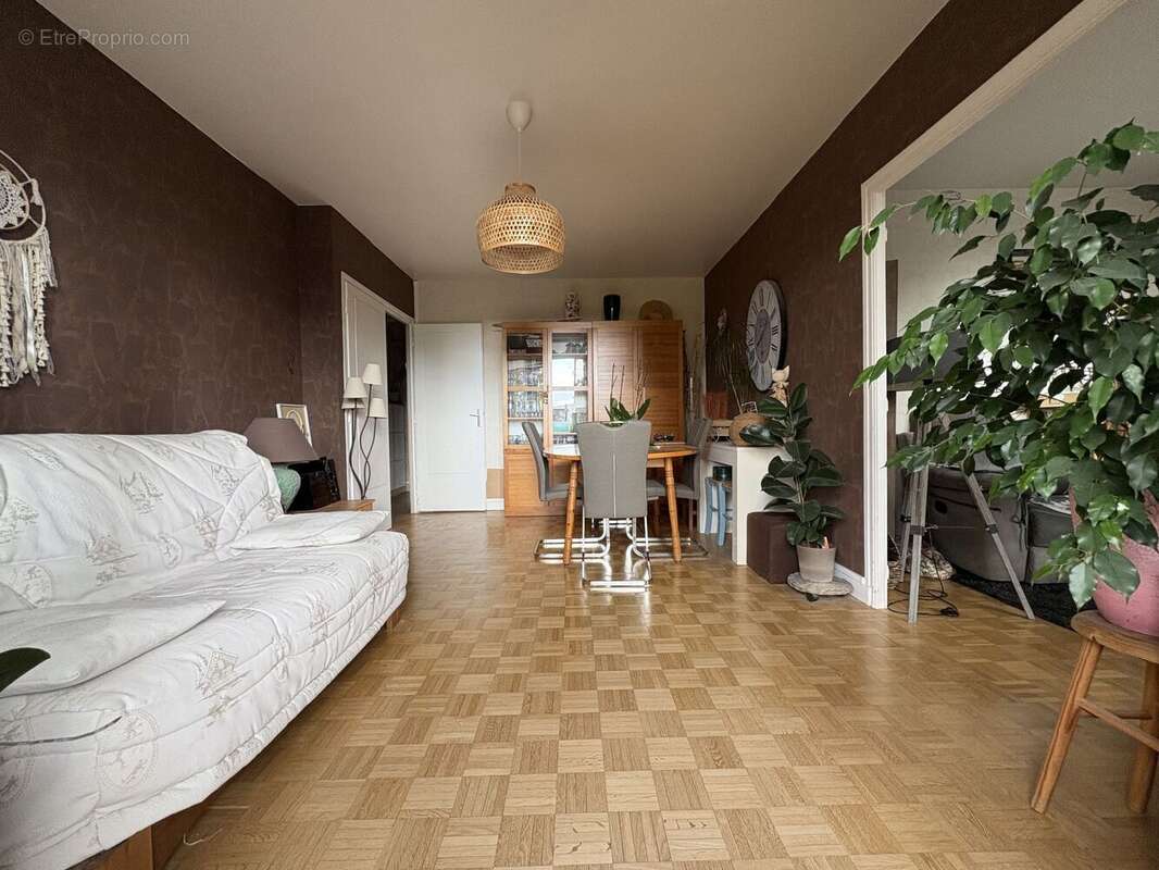 Appartement à MENNECY