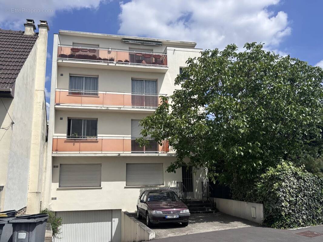 Appartement à HOUILLES