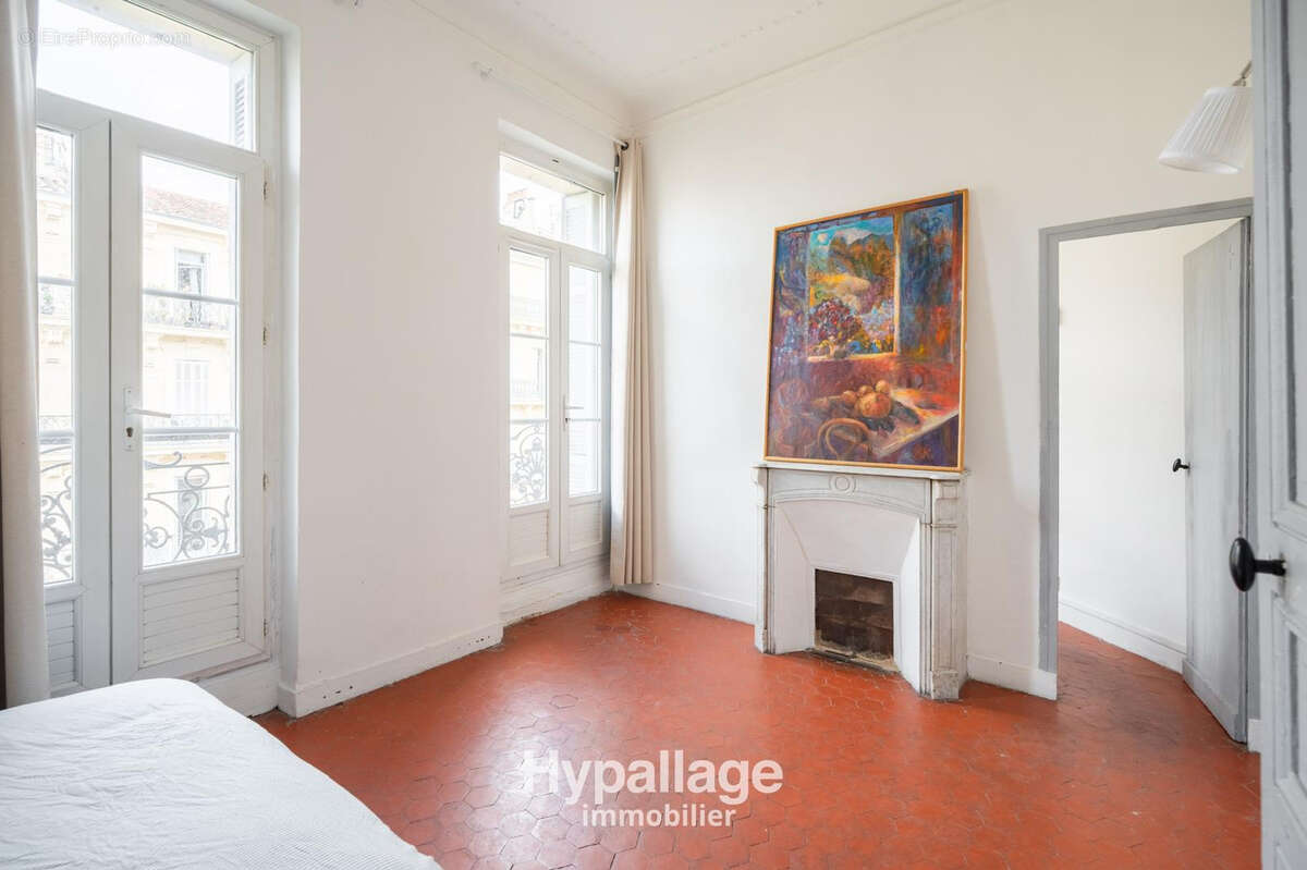 Vend type 3 balcon lumineux cave ancien 13001 Marseille - photo 8