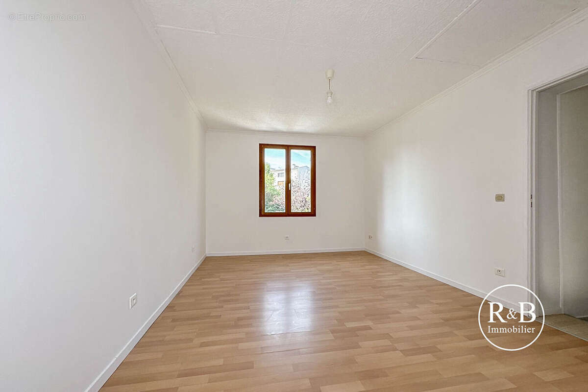 Maison à LES CLAYES-SOUS-BOIS