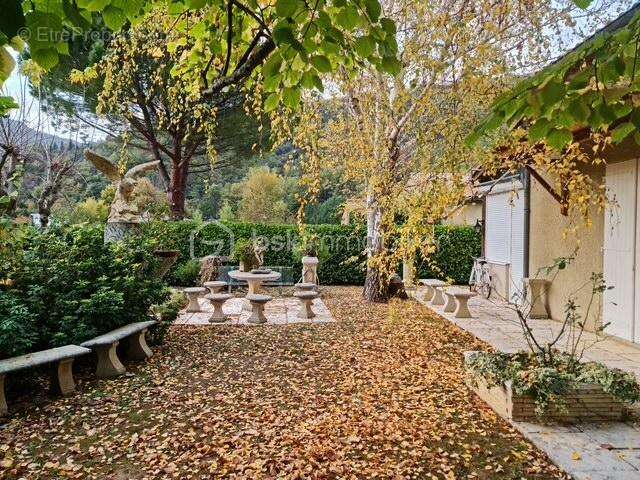 Maison - garage - jardin - photo 6