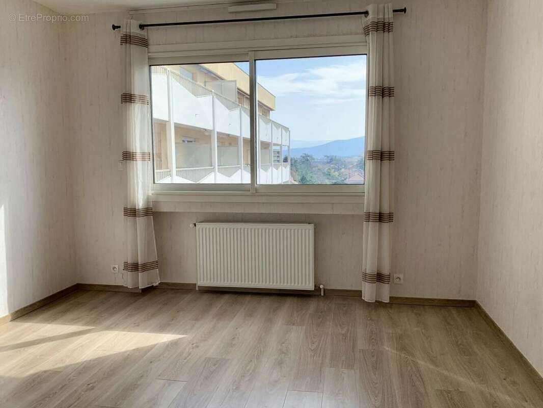 Appartement à ROMANS-SUR-ISERE