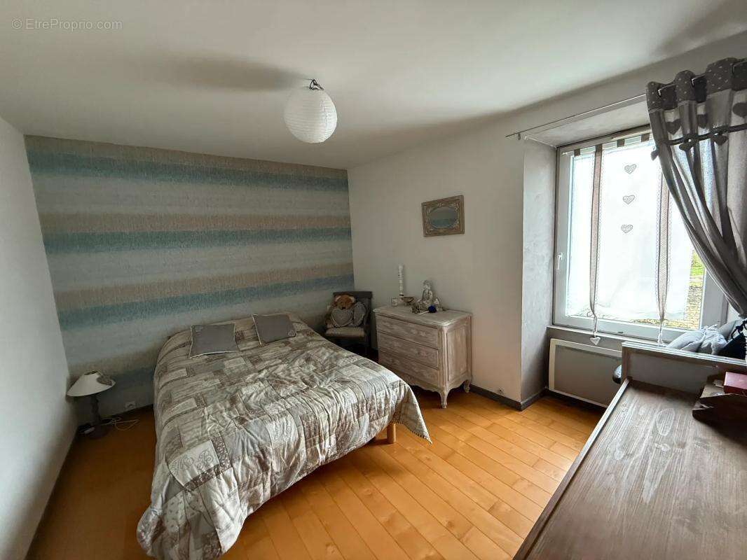 Maison à NEUVILLE-DE-POITOU