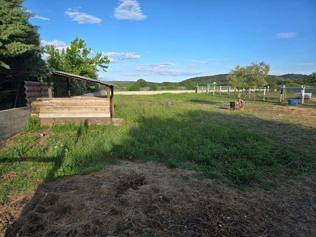 BAGARD, Mas de 6 pièces d'environ 171 m2 rénové  avec dépendances sur un terrain de 6465 m2 - photo 8