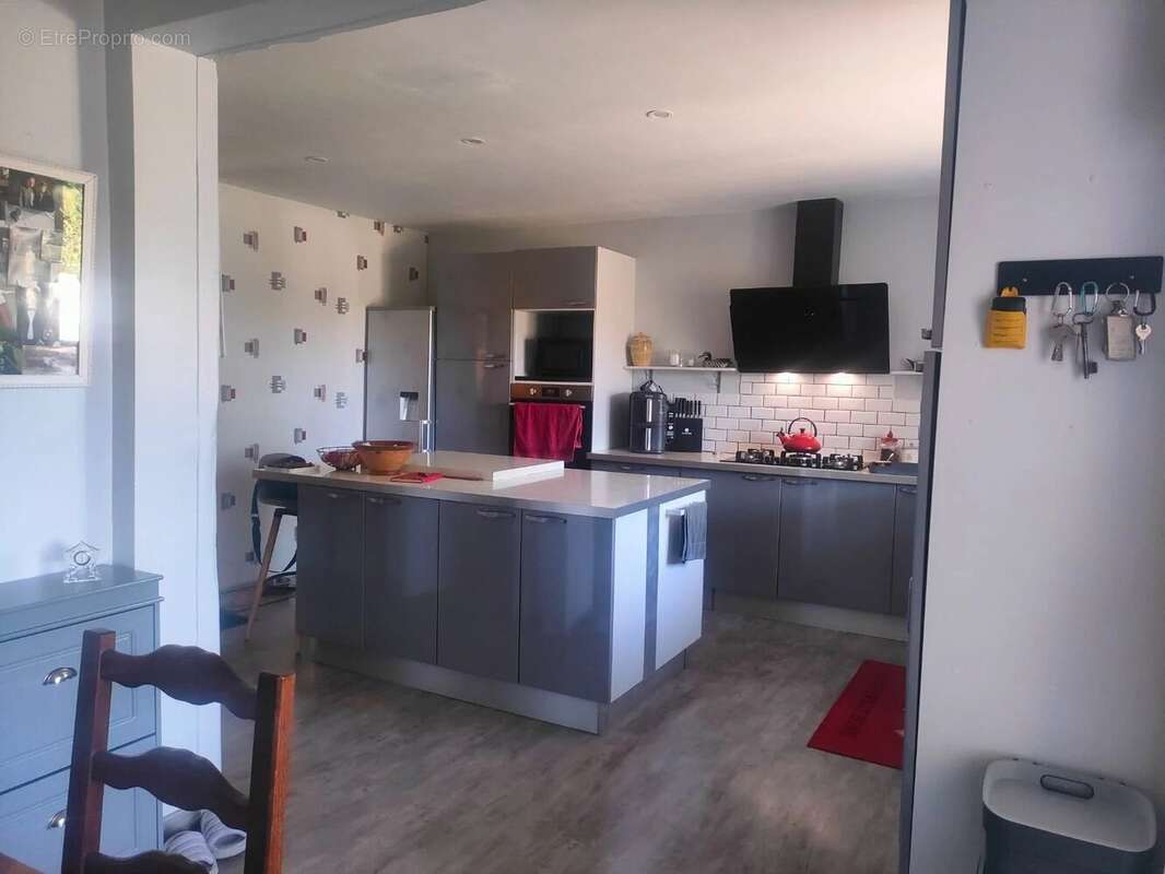 Maison à ORADOUR-SUR-VAYRES