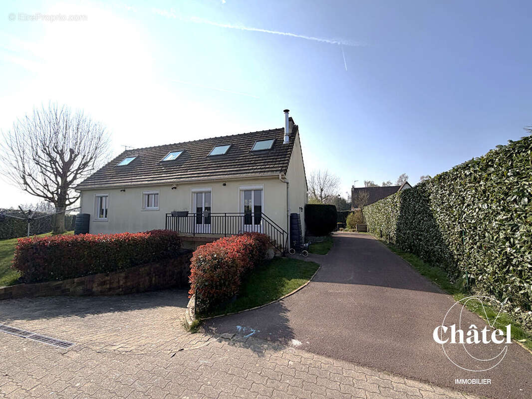 Maison à ERMENONVILLE