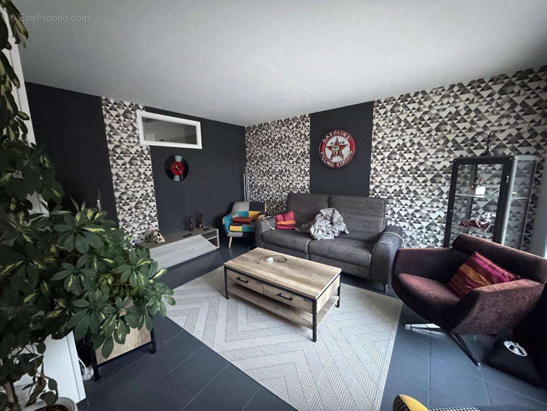 Maison à CONTRES